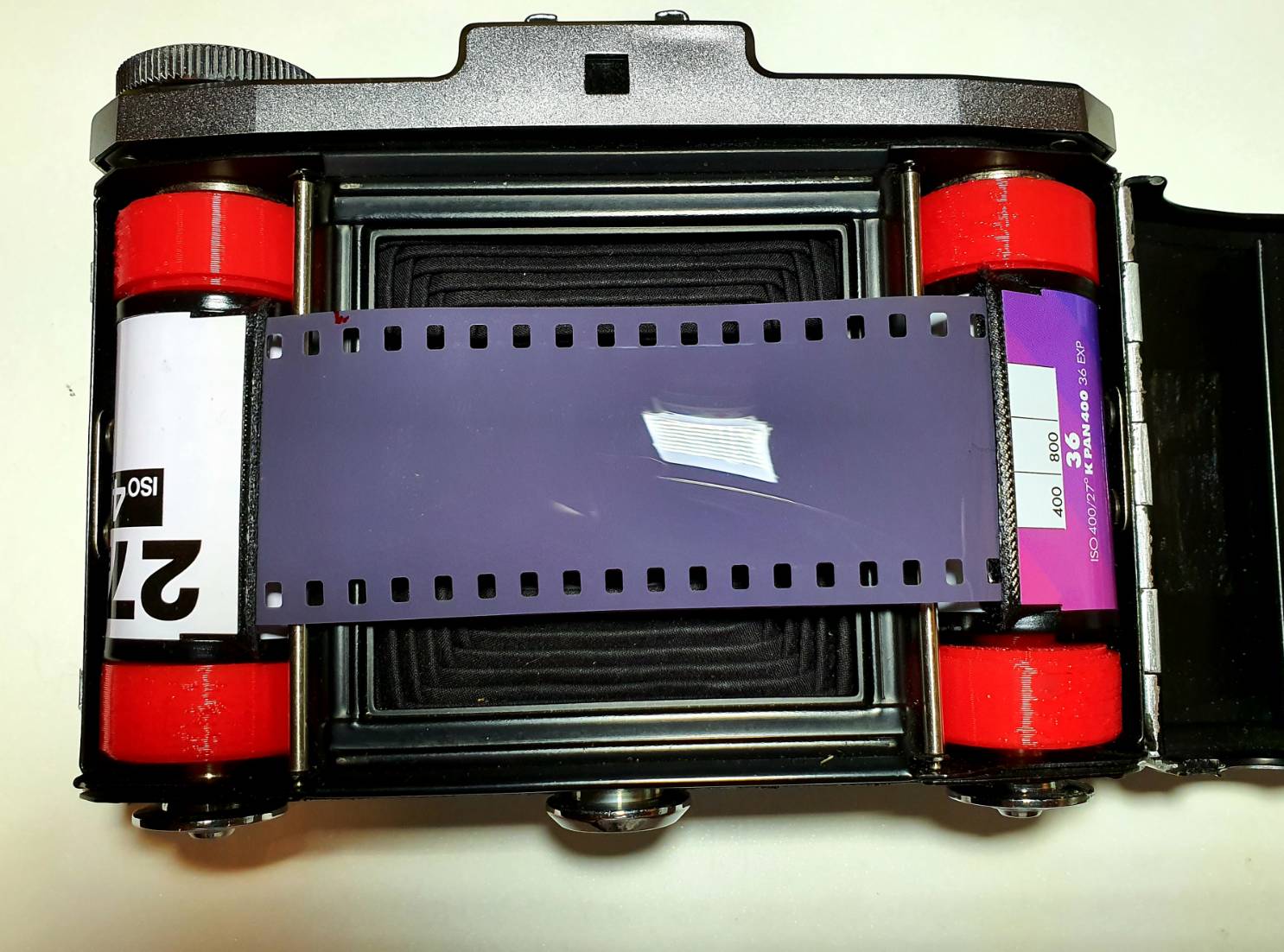 ฟิล์ม 135 ถ่ายด้วยกล้อง Medium Format ได้ภาพติดหนามเตย